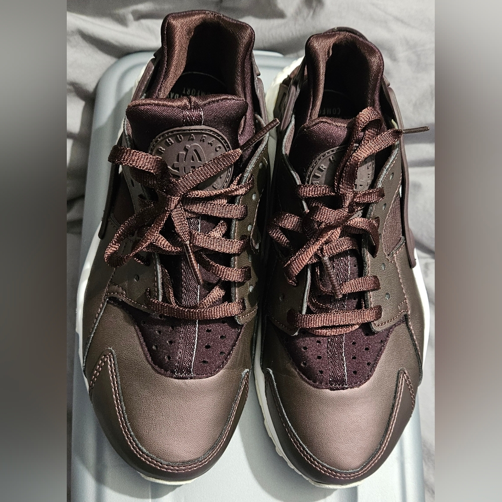 Air Huarache by nike womens Dark Red wine 6.5 sneakers